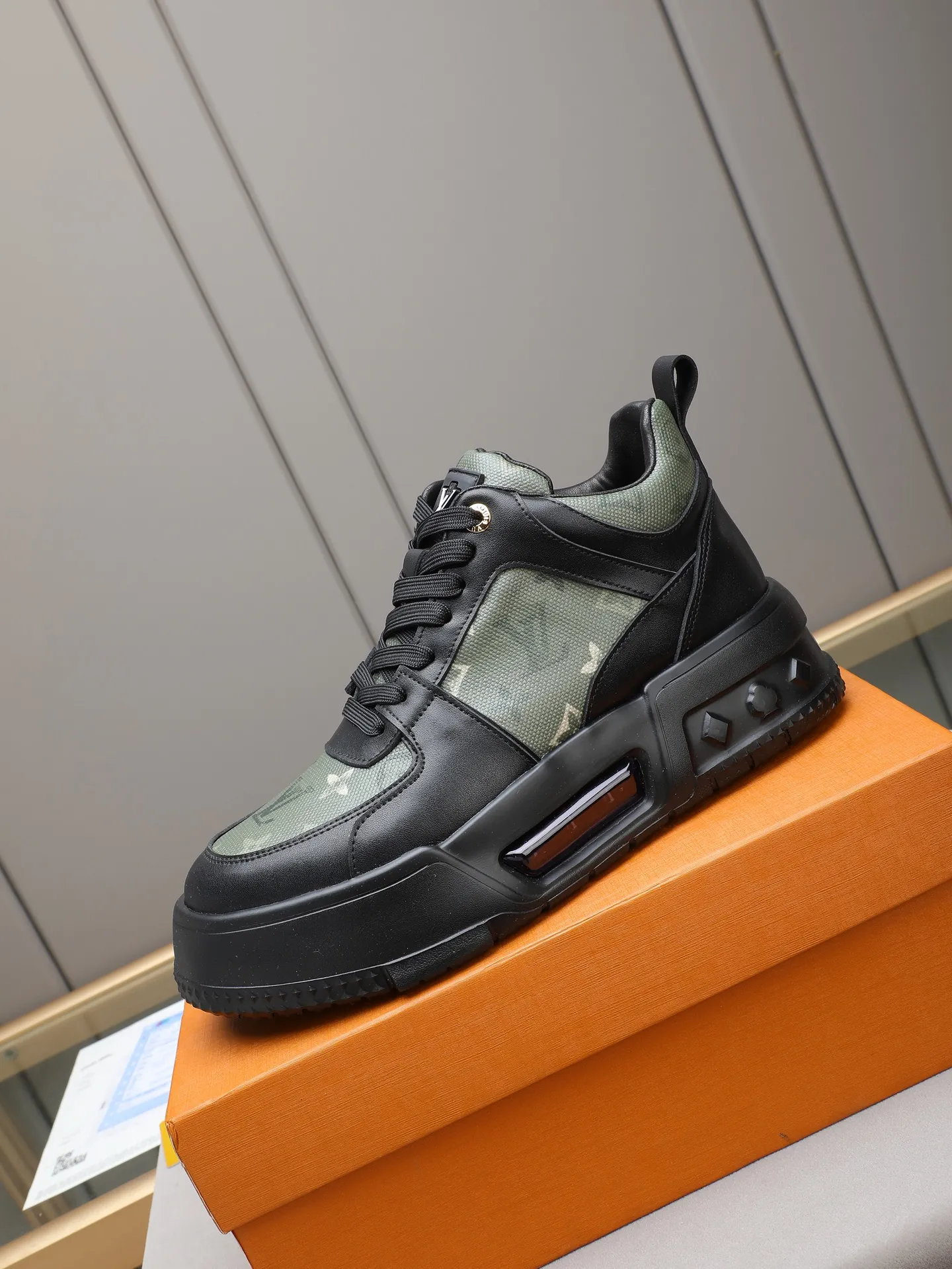 PP460 High Top Men's [LV] Autumn and winter high top classic hot style💝 👣👣Perfect last shape, beautiful design style 💋 💋This winter is no longer cold😢😢Cow leather➕LV special material➕Breathable sheep lining➕Non-slip and wear-resistant foam air cushion outsole🎩A must-have for fashionable men❗Number: 38-44 (45 custom-made) The real thing looks better🎬The real thing looks better👅, 5 colors to choose from